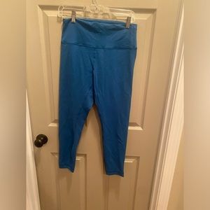 Womens NWOT teal 7/8 winder under leggings Lululemon size 10